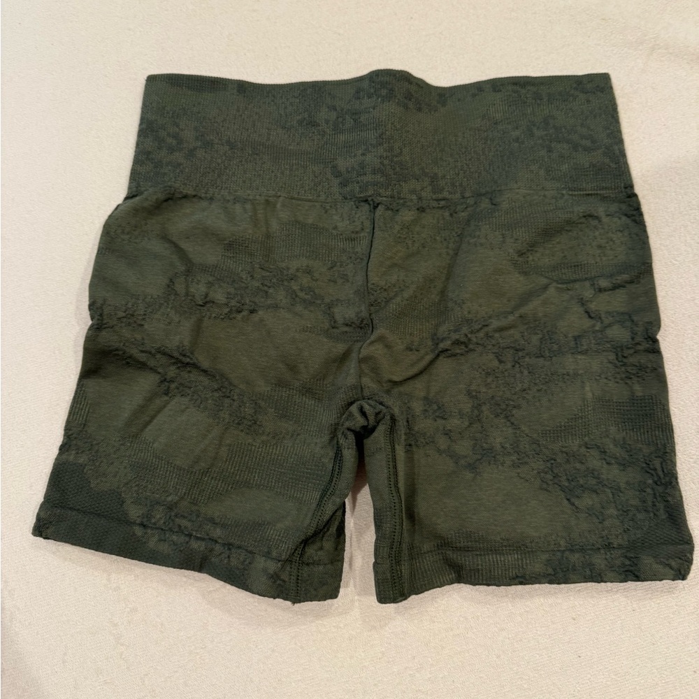 Seamless Olive Green Women's Shorts